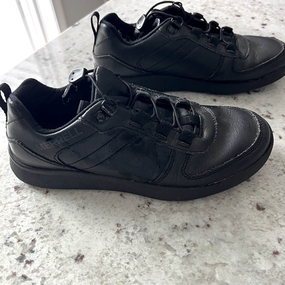 Merrell Burnt Rock Boys Black Shoes 2 1/2